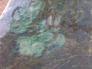 продам нефрит зеленый/скальник 