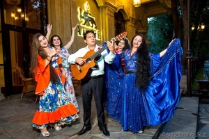 Потомственные цыгане, песни и зажигательные танцы