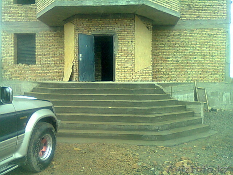 Срочно продам двух этажный недостроенный дом - Изображение #1, Объявление #1020379