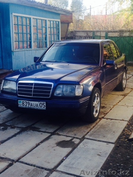 Мерседес бенз Е 230  Цвет Черно-зеленый - Изображение #2, Объявление #1166122