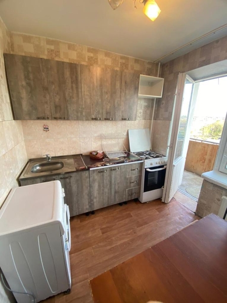 Продам 1 комнатную квартиру в кирпичном доме в Центре Талдыкорган - Изображение #6, Объявление #1726109